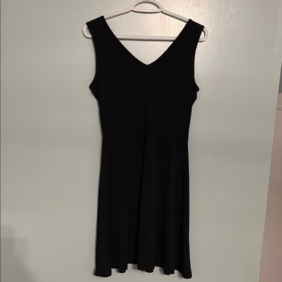 Suzy Shier Black Mini Dress with Buckle Detail, sleeveless size large - Picture 7 of 8